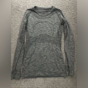 Lululemon Swiftly Tech long sleeve size 6.